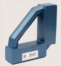 Угольник магнитный М3500